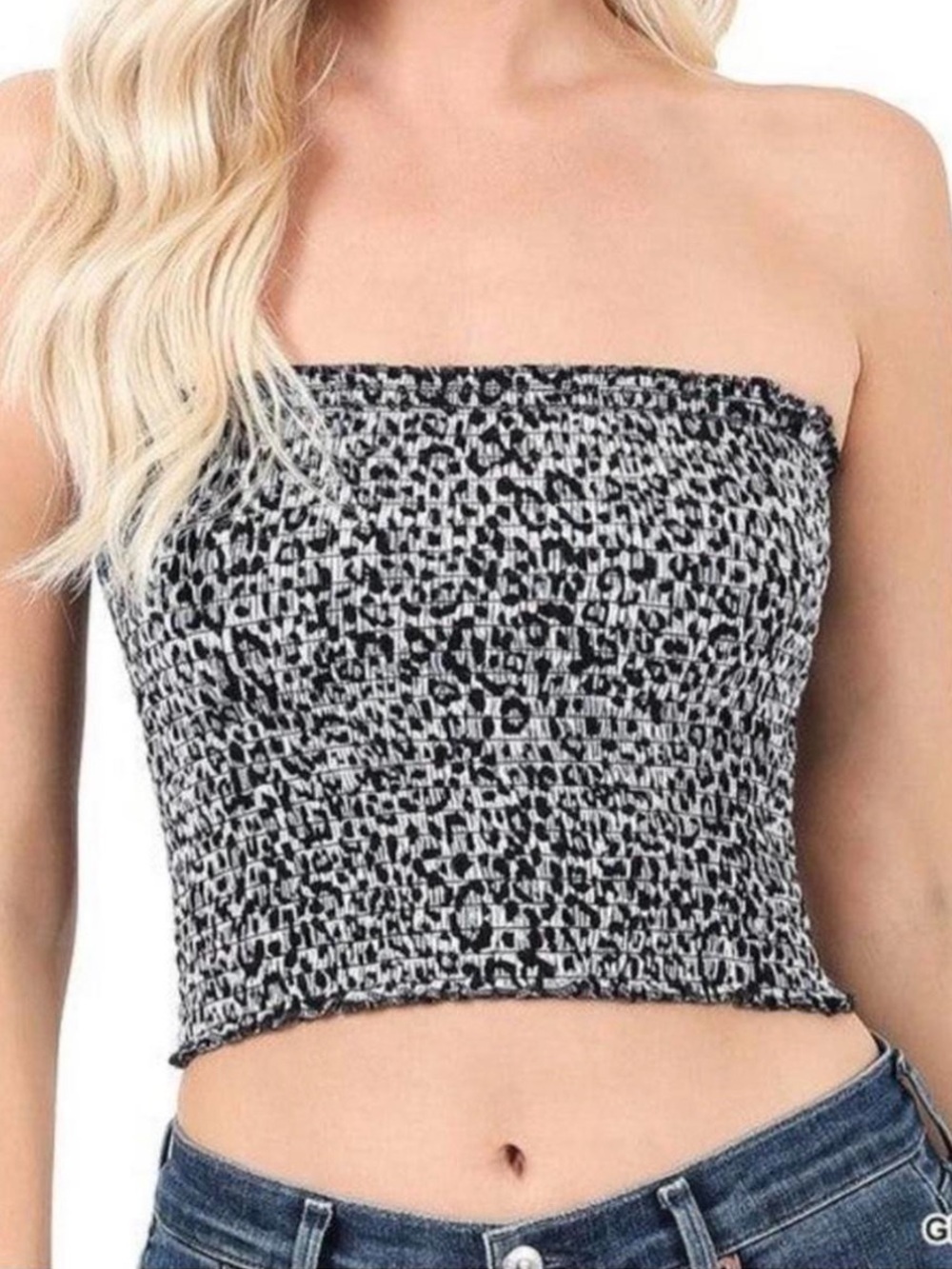 NEW! Women’s Zenana animal print ruched tube top Medium
